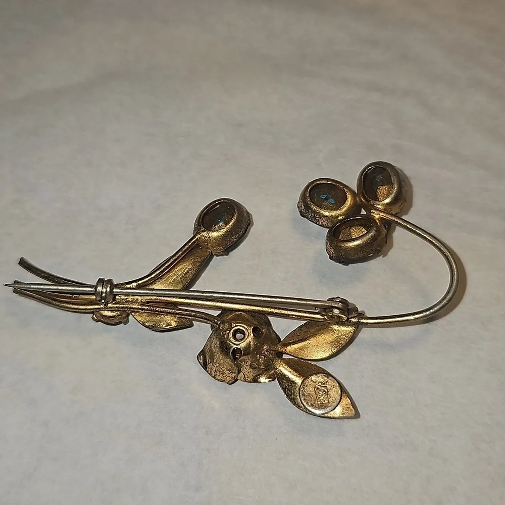Vintage Coro Brooch with gem stones